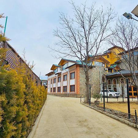 The Walnut Creek Pahalgam Otel Dış mekan fotoğraf