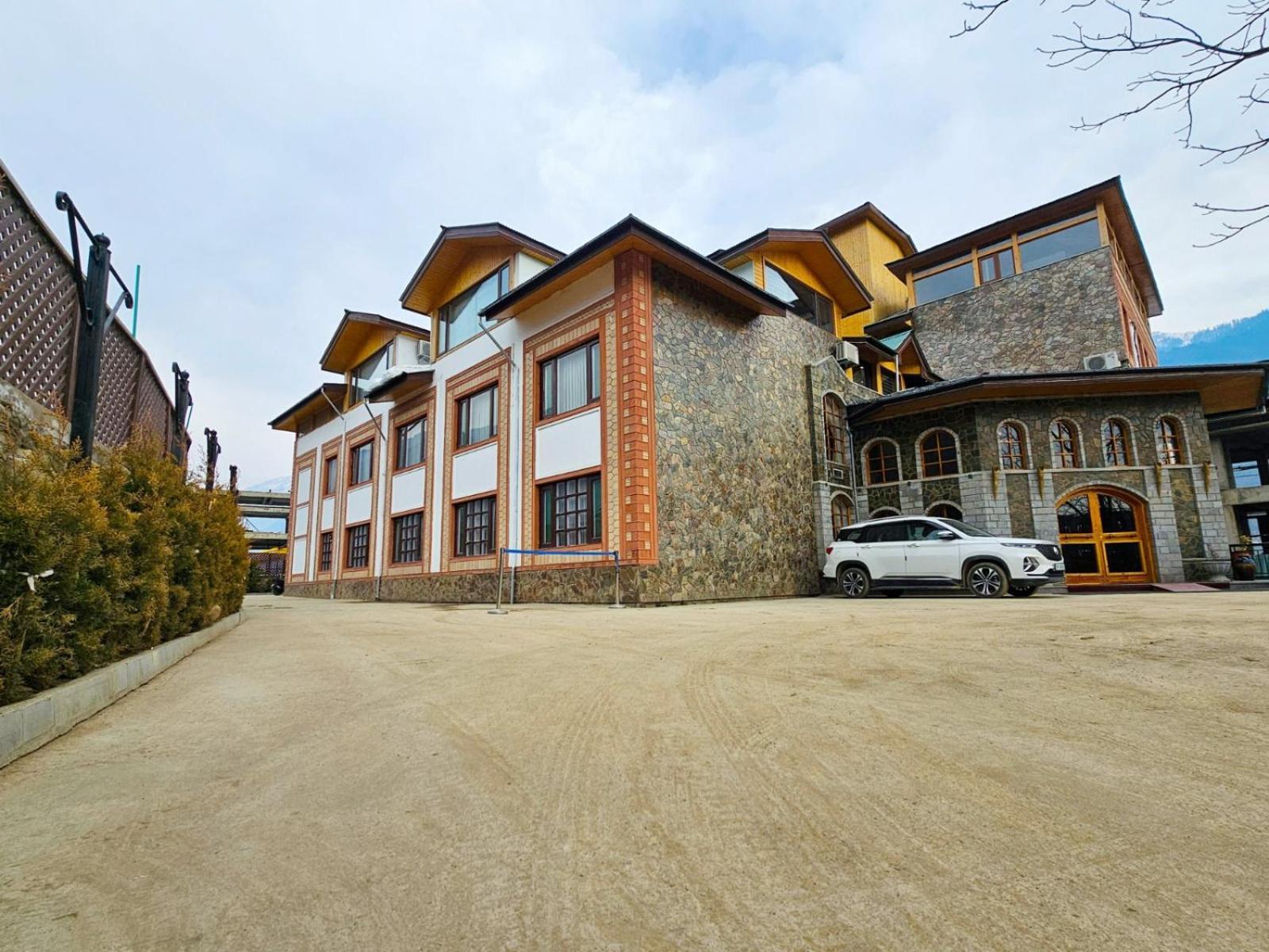 The Walnut Creek Pahalgam Otel Dış mekan fotoğraf